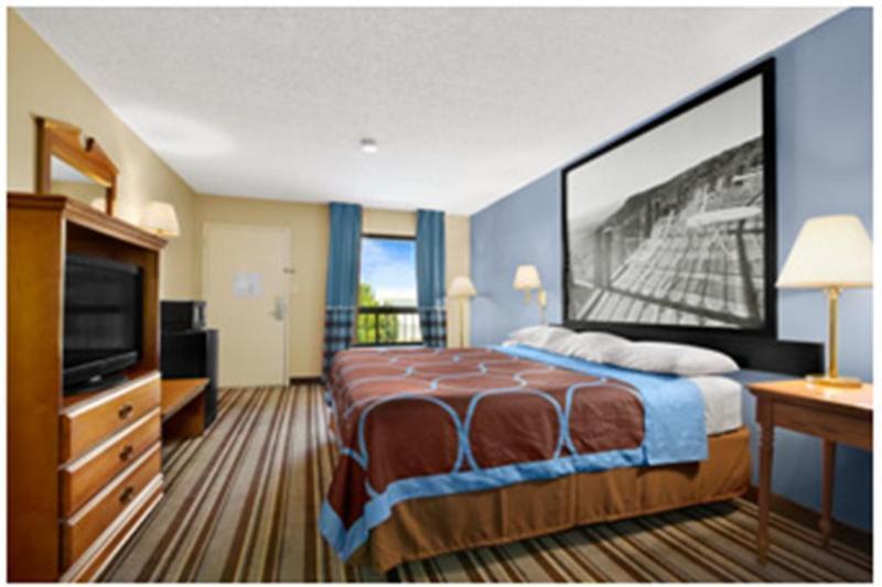 Super 8 By Wyndham Oxford Hotel Exterior photo